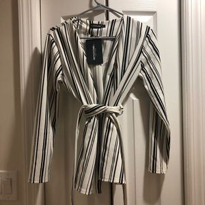 On Trend Collarless Blazer